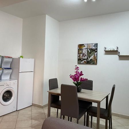 Civico 2 Apartment Сасари Екстериор снимка