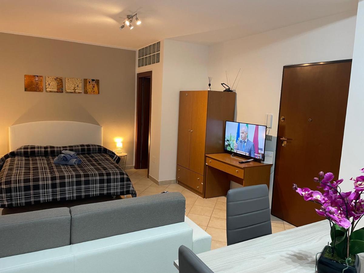Civico 2 Apartment Сасари Екстериор снимка